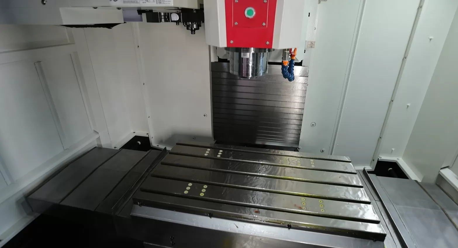 T-V856S Work Envelope and Large Table Configuration.jpg